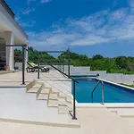 Tara By Interhome * Μεντουλίν