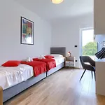 וילה Tara By Interhome מדולין