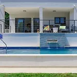 Tara By Interhome * Μεντουλίν