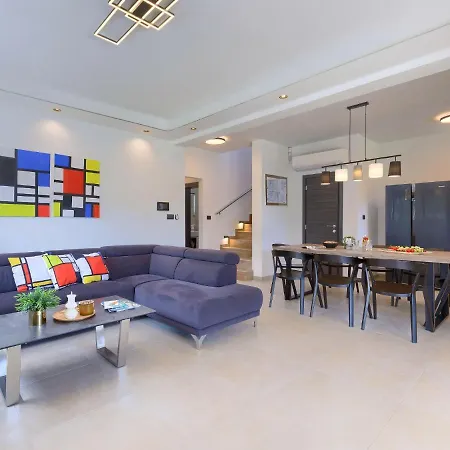 Tara By Interhome וילה