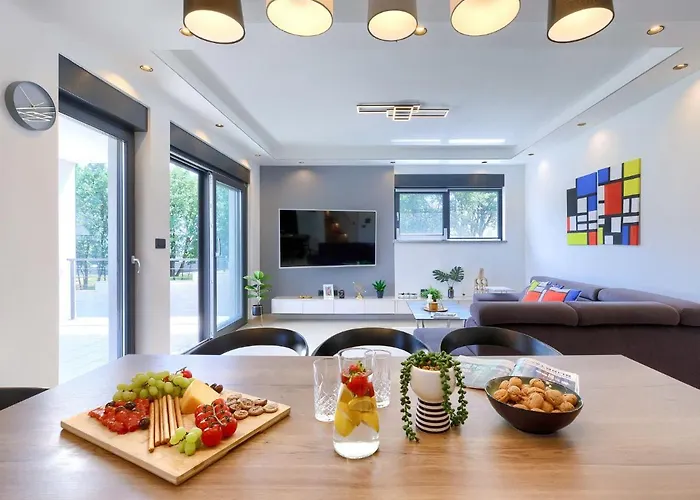 Tara By Interhome וילה מדולין