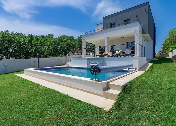 וילה Tara By Interhome מדולין