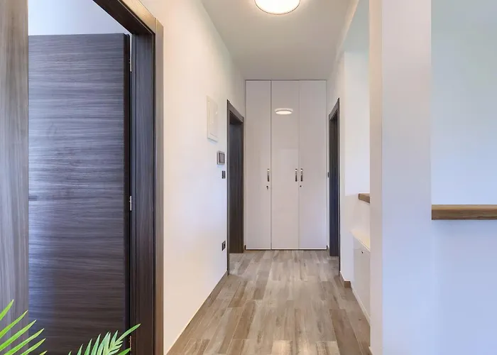 וילה Tara By Interhome מדולין