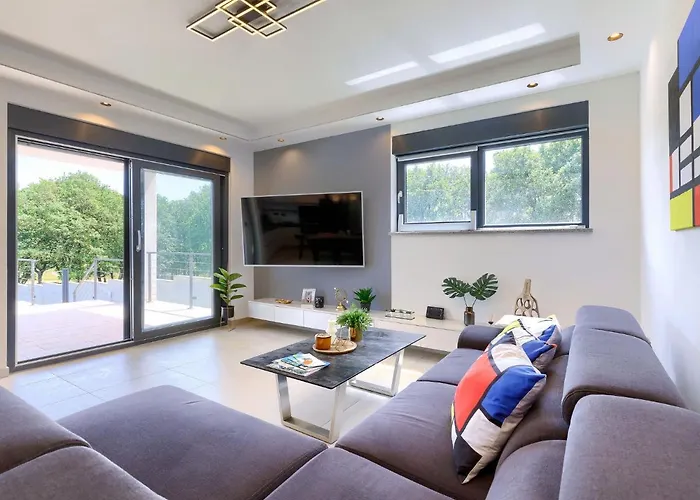 Tara By Interhome מדולין