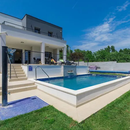 Tara By Interhome